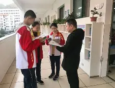 爱游戏在线登录 -埃因霍温发布备战花絮，赛后临场应变，欧冠任务艰巨，训练强度明显提升的简单介绍